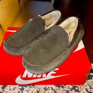 Mens UGG slipper size 12